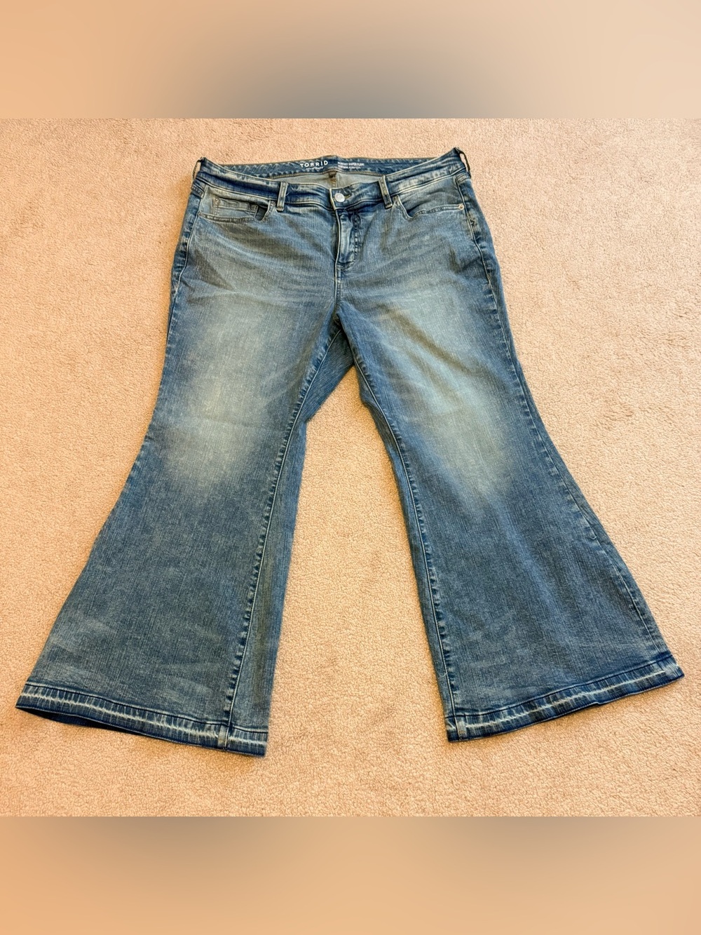 Torrid Jeans Lot 2 Bombshell Skinny 18 + Super Flare 16 Short